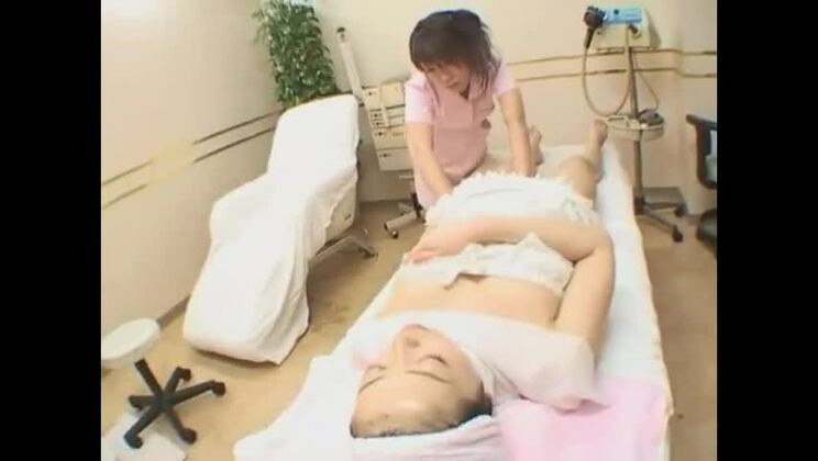 Película porno cachonda Babe intenta ver para ver el espectáculo