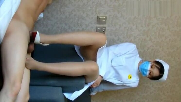 TRABAJO CON LOS PIES CHINO护士学姐高跟鞋肉丝踩足交 超级爽