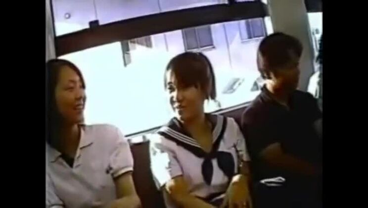 Falda levantada japonesa 2