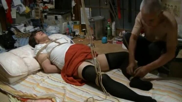 Muy M's Fujiko y la profesora cachonda de bondage