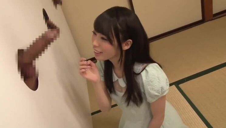 La chica japonesa más increíble en un vídeo JAV cachondo jamás visto