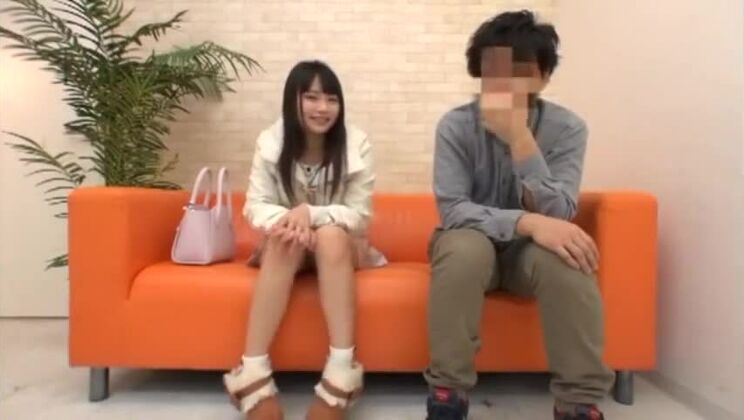 Mira a la chica japonesa en la fantástica película JAV, mírala.