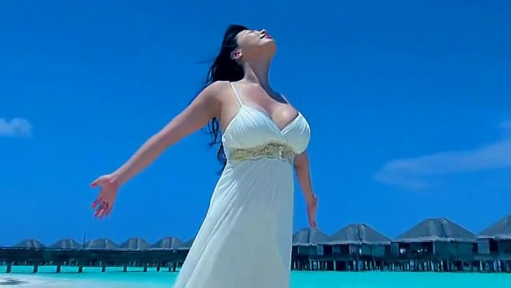 Brilla sobre ti, loca Escandalosa...