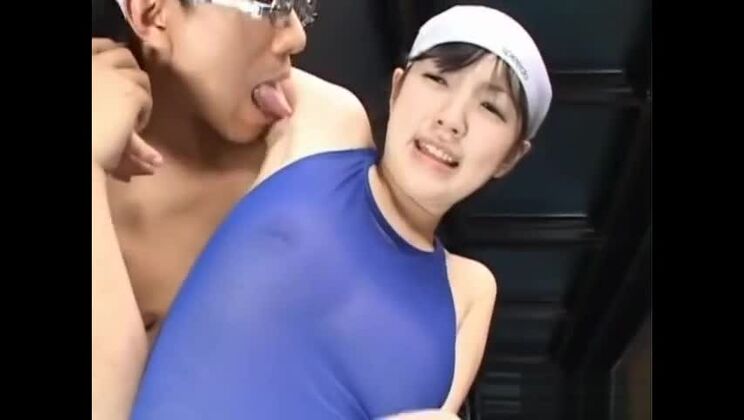 Placer de eyaculación para una linda nena