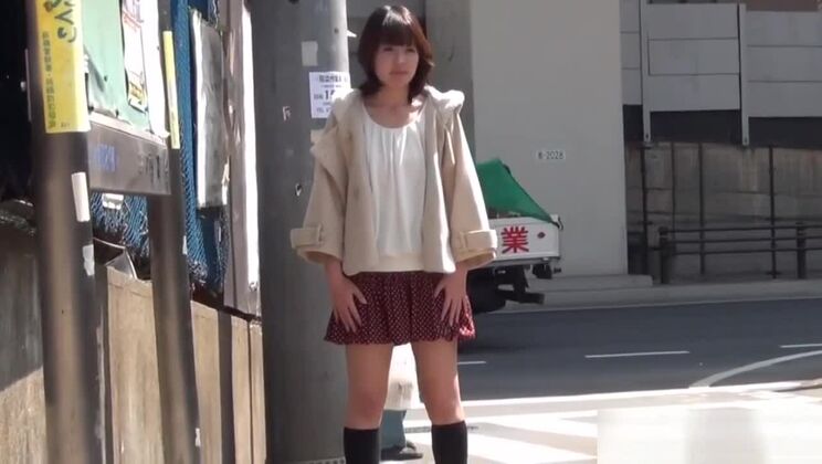 Adolescentes asiáticas muestran su ropa interior