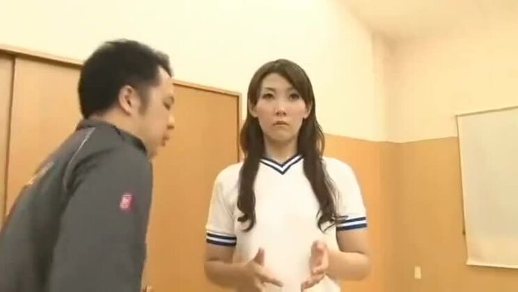 Profesor de gimnasia cachondo detiene el tiempo